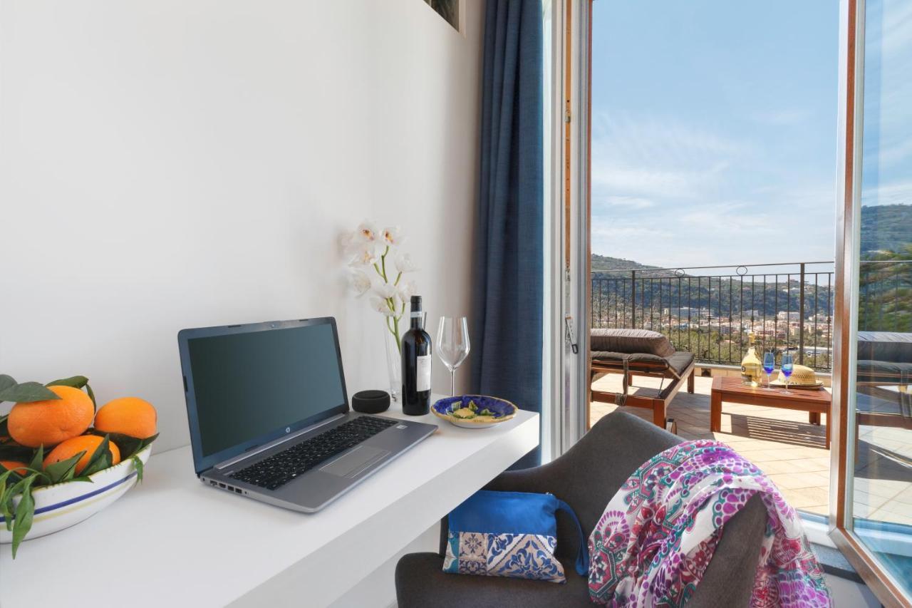 Eterea Charming Suites Sorrento Exterior photo