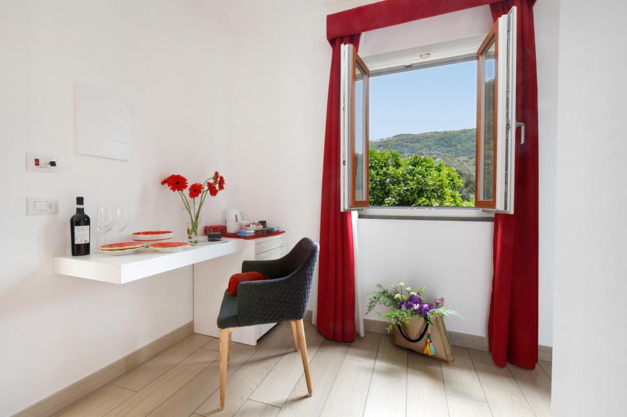 Eterea Charming Suites Sorrento Exterior photo