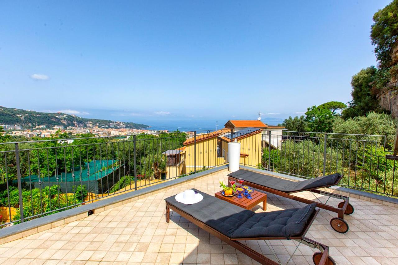 Eterea Charming Suites Sorrento Exterior photo